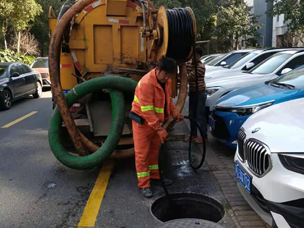 呼兰排污管道清淤